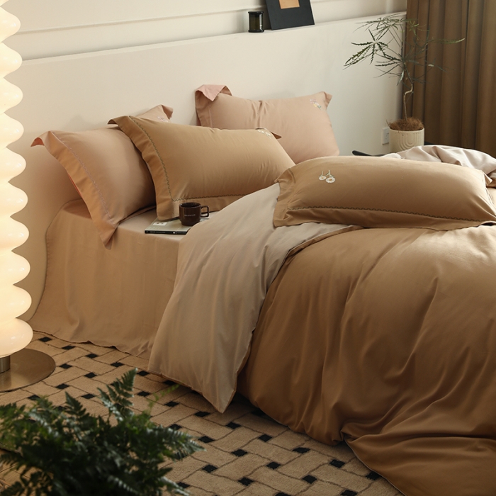 91家纺网 家纺一手货源 找家纺 沐白家纺 2022精梳火山全棉小磨毛纯色系列四件套 耀沙金丨鱼肚白