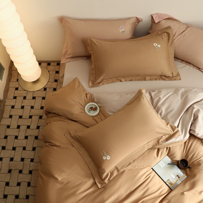 91家纺网 家纺一手货源 找家纺 沐白家纺 2022精梳火山全棉小磨毛纯色系列四件套 耀沙金丨鱼肚白