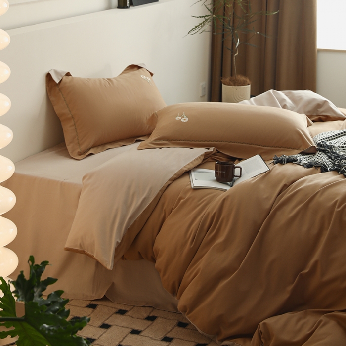 91家纺网 家纺一手货源 找家纺 沐白家纺 2022精梳火山全棉小磨毛纯色系列四件套 耀沙金丨鱼肚白