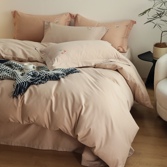 91家纺网 家纺一手货源 找家纺 沐白家纺 2022精梳火山全棉小磨毛纯色系列四件套 鱼肚白