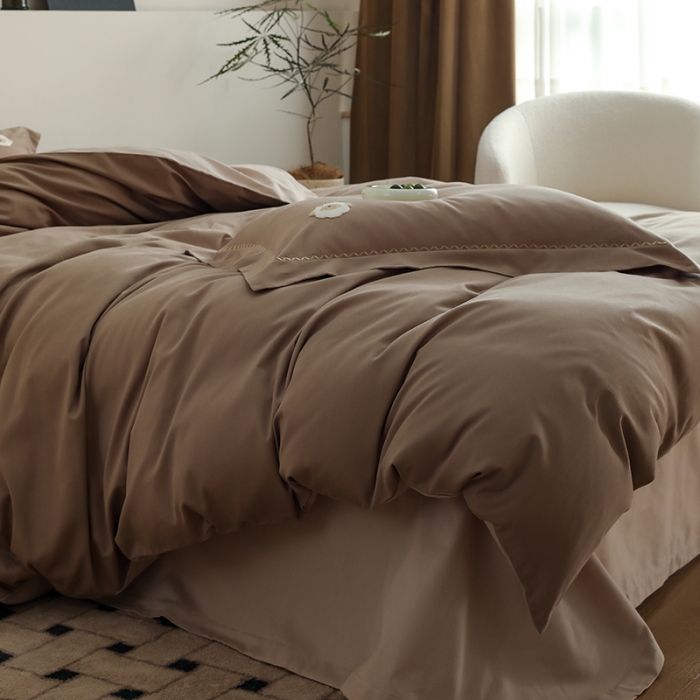 91家纺网 家纺一手货源 找家纺 沐白家纺 2022精梳火山全棉小磨毛纯色系列-单品被套 百草棕丨鱼肚白