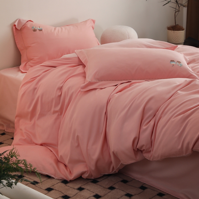 91家纺网 家纺一手货源 找家纺 沐白家纺 2022精梳火山全棉小磨毛纯色系列-单品被套 樱草粉丨初恋粉