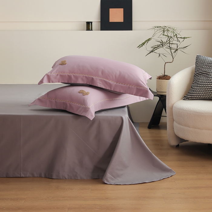 91家纺网 家纺一手货源 找家纺 沐白家纺 2022精梳火山全棉小磨毛纯色系列-单品枕套 格调紫丨典雅灰