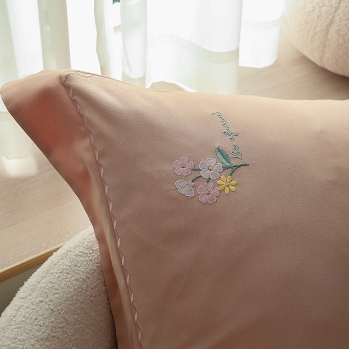 91家纺网 家纺一手货源 找家纺 沐白家纺 2022精梳火山全棉小磨毛纯色系列-单品枕套 奶油咖丨初恋粉