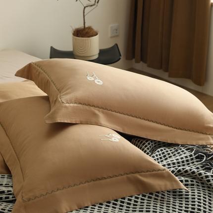 沐白家纺 2022精梳火山全棉小磨毛纯色系列-单品枕套 耀沙金丨鱼肚白