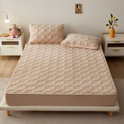 91家纺网 家纺一手货源 找家纺 优眠坊 2025新款牛奶绒夹棉床笠 山茶-奶咖