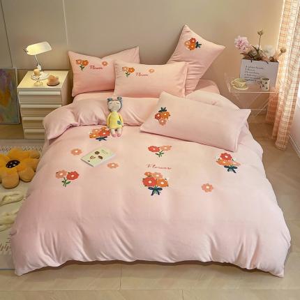 91家纺网 家纺一手货源 找家纺 懒猫 2022新款牛奶绒毛巾绣四件套 手捧花