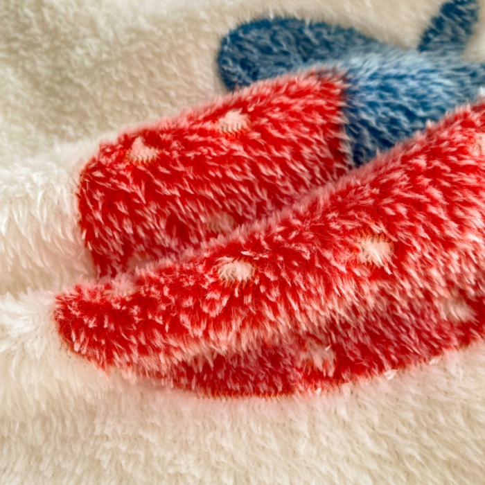 91家纺网 家纺一手货源 找家纺 慕尚 2022新款加厚保暖雪花绒床笠 草莓兔兔