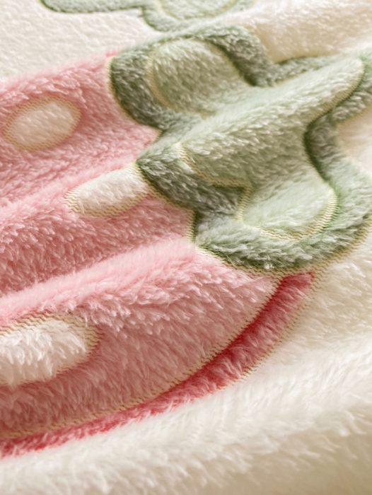 91家纺网 家纺一手货源 找家纺 慕尚 2022新款加厚保暖雪花绒床笠 甜甜草莓