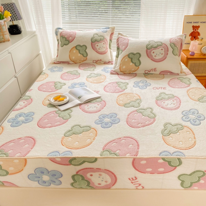 91家纺网 家纺一手货源 找家纺 慕尚 2022新款加厚保暖雪花绒床笠 甜甜草莓