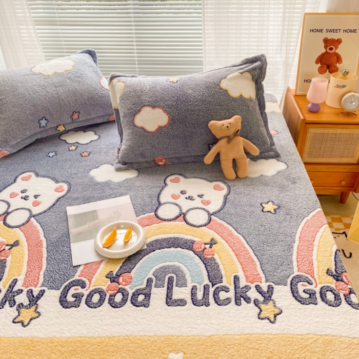 91家纺网 家纺一手货源 找家纺 慕尚 2022新款加厚保暖雪花绒床笠 幸运小熊