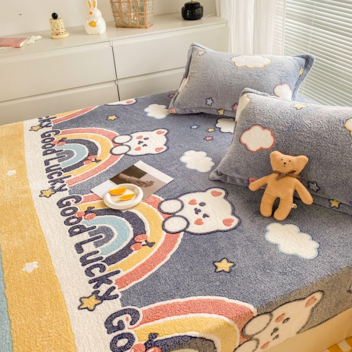 91家纺网 家纺一手货源 找家纺 慕尚 2022新款加厚保暖雪花绒床笠 幸运小熊