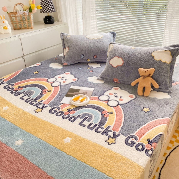 91家纺网 家纺一手货源 找家纺 慕尚 2022新款加厚保暖雪花绒床笠 幸运小熊