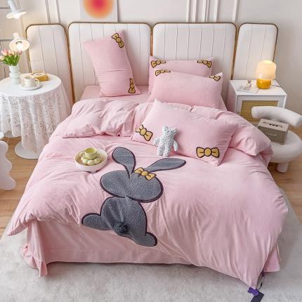 91家纺网 家纺一手货源 找家纺 （总）卡初 2022新款A类小丛绒贴布绣四件套