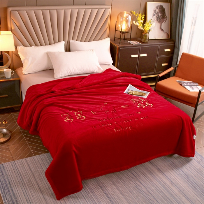 91家纺网 家纺一手货源 找家纺 （总）凯轩 2024新款精品绣花仿兔绒毛毯毯子婚庆毛毯毯子  大红毛毯毯子