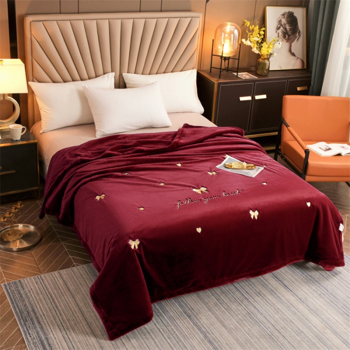 91家纺网 家纺一手货源 找家纺 凯轩 2024新款精品绣花仿兔绒毛毯毯子 蝶恋-酒红