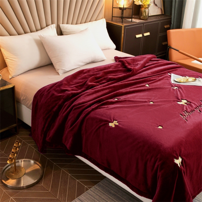 91家纺网 家纺一手货源 找家纺 凯轩 2024新款精品绣花仿兔绒毛毯毯子 蝶恋-酒红