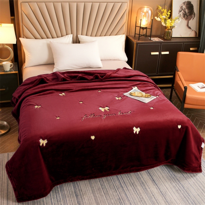 91家纺网 家纺一手货源 找家纺 凯轩 2024新款精品绣花仿兔绒毛毯毯子 蝶恋-酒红