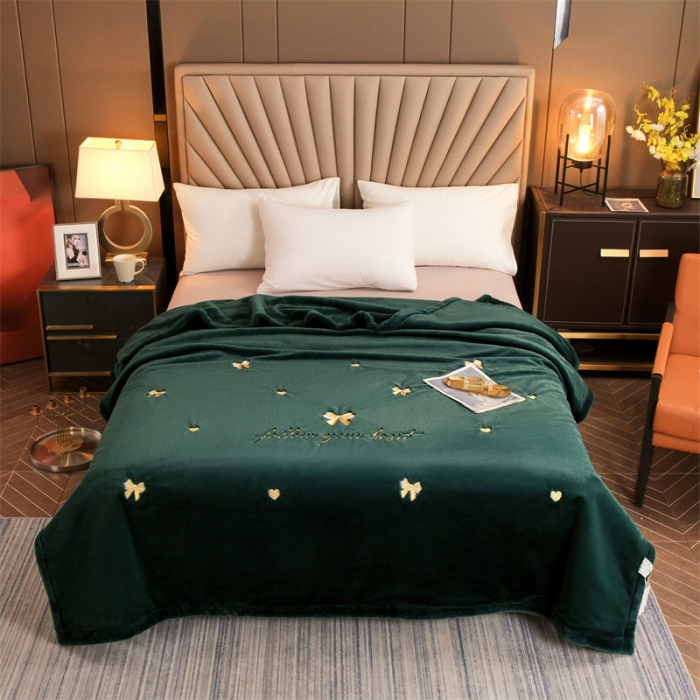 91家纺网 家纺一手货源 找家纺 凯轩 2024新款精品绣花仿兔绒毛毯毯子 蝶恋-绿