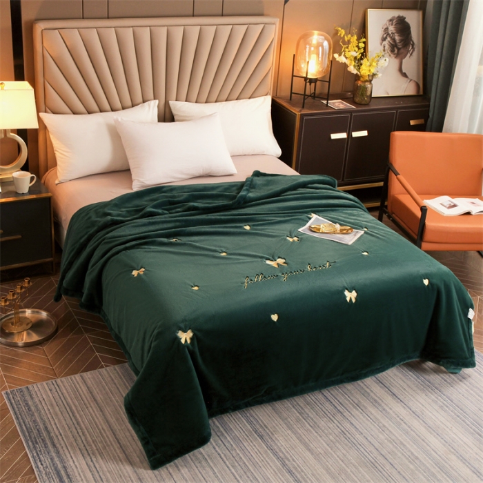 91家纺网 家纺一手货源 找家纺 凯轩 2024新款精品绣花仿兔绒毛毯毯子 蝶恋-绿