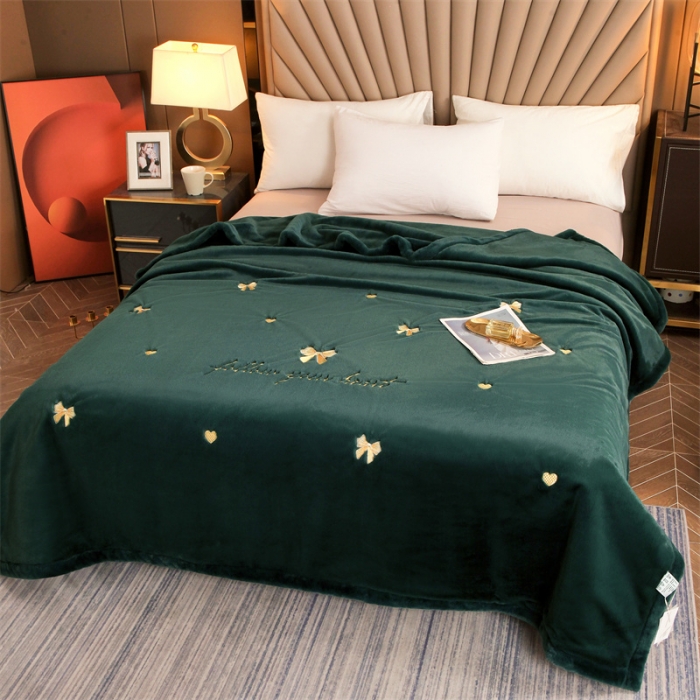 91家纺网 家纺一手货源 找家纺 凯轩 2024新款精品绣花仿兔绒毛毯毯子 蝶恋-绿