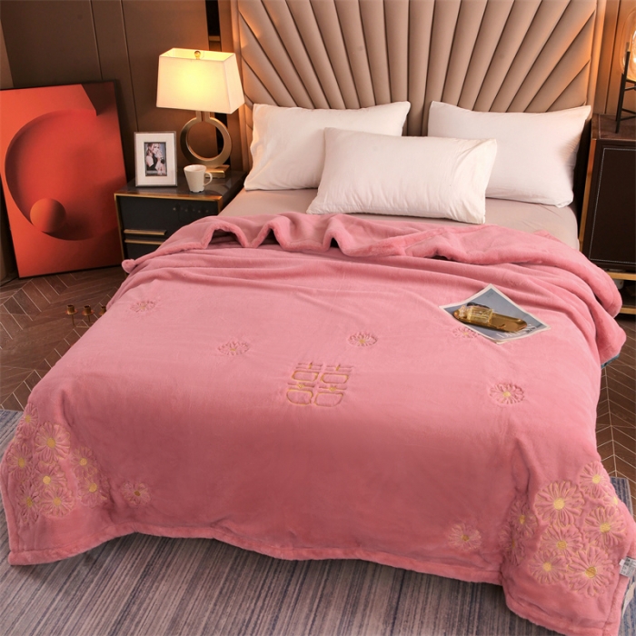 91家纺网 家纺一手货源 找家纺 凯轩 2024新款精品绣花仿兔绒毛毯毯子 柔情密意-粉