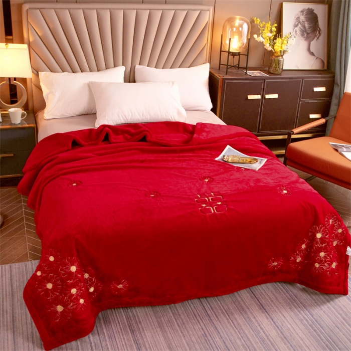 91家纺网 家纺一手货源 找家纺 凯轩 2024新款精品绣花仿兔绒毛毯毯子 幸福一生