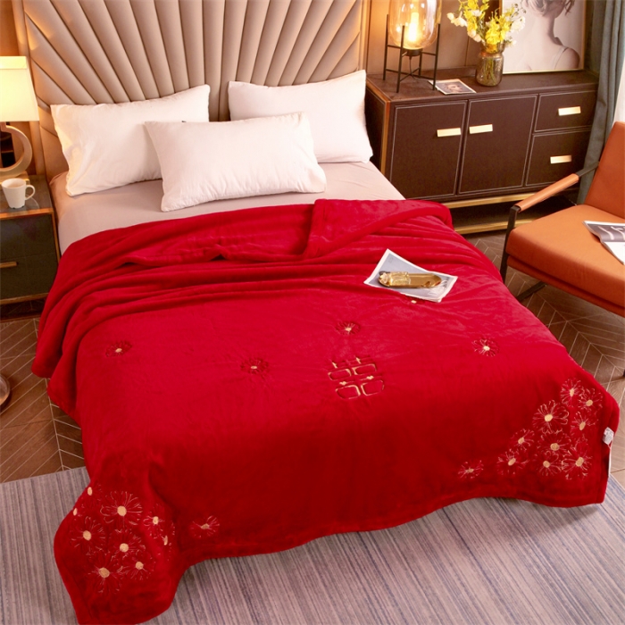 91家纺网 家纺一手货源 找家纺 凯轩 2024新款精品绣花仿兔绒毛毯毯子 幸福一生