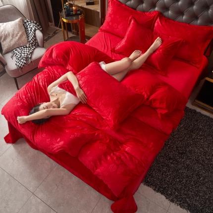 91家纺网 家纺一手货源 找家纺 2025新款婚庆雕花绒四件套 花开富贵