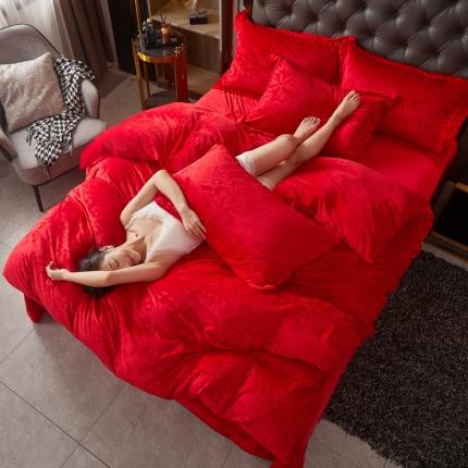 91家纺网 家纺一手货源 找家纺 2025新款婚庆雕花绒四件套 罗曼蒂克