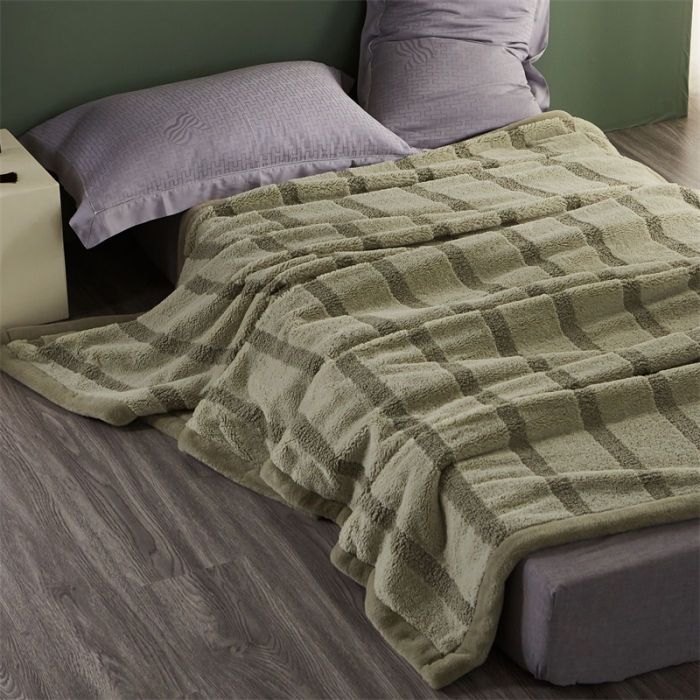 91家纺网 家纺一手货源 找家纺 凯轩 摩登仿羊绒毛毯毯子 绿色
