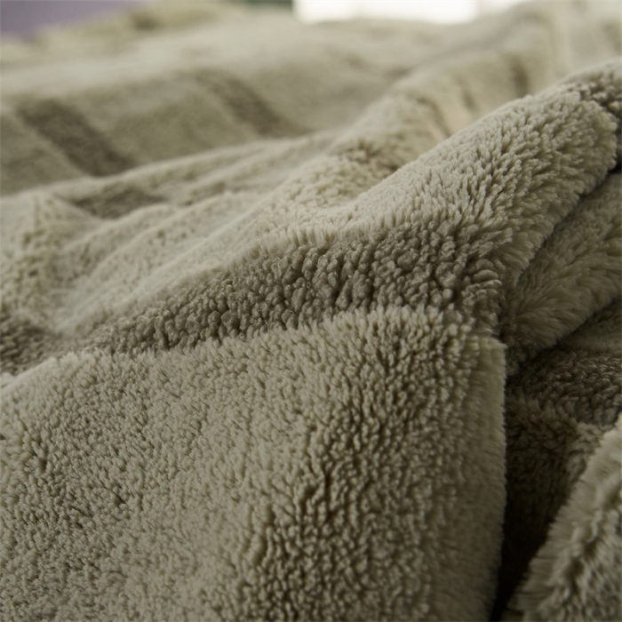 91家纺网 家纺一手货源 找家纺 凯轩 摩登仿羊绒毛毯毯子 绿色
