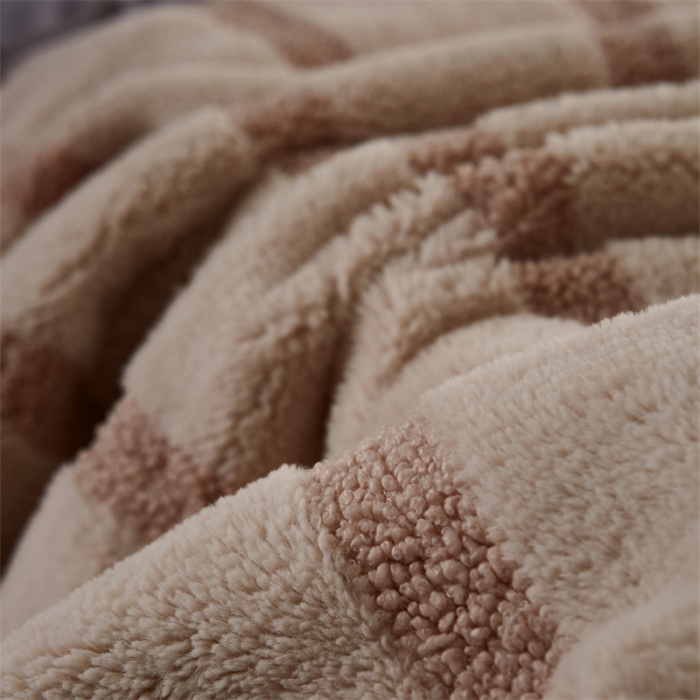 91家纺网 家纺一手货源 找家纺 凯轩 摩登仿羊绒毛毯毯子 驼色