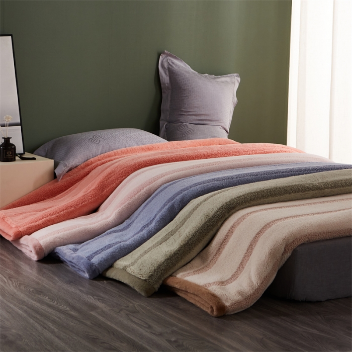 91家纺网 家纺一手货源 找家纺 凯轩 摩登仿羊绒毛毯毯子 驼色