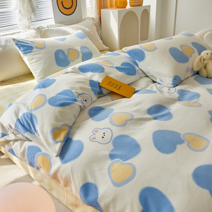 91家纺网 家纺一手货源 找家纺 怡家居 2022秋冬高克重牛奶绒印花四件套 爱心兔