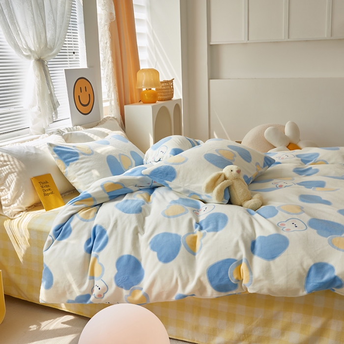 91家纺网 家纺一手货源 找家纺 怡家居 2022秋冬高克重牛奶绒印花四件套 爱心兔