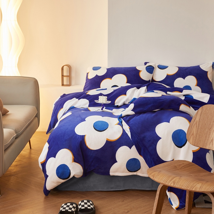 91家纺网 家纺一手货源 找家纺 怡家居 2022秋冬高克重牛奶绒印花四件套 蓝图