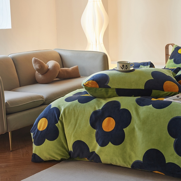 91家纺网 家纺一手货源 找家纺 怡家居 2022秋冬高克重牛奶绒印花四件套 绿野