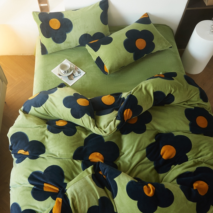 91家纺网 家纺一手货源 找家纺 怡家居 2022秋冬高克重牛奶绒印花四件套 绿野