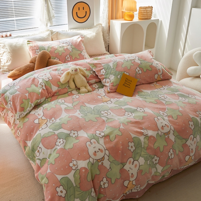 91家纺网 家纺一手货源 找家纺 怡家居 2022秋冬高克重牛奶绒印花四件套 莓园小兔