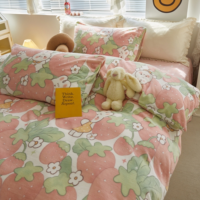 91家纺网 家纺一手货源 找家纺 怡家居 2022秋冬高克重牛奶绒印花四件套 莓园小兔