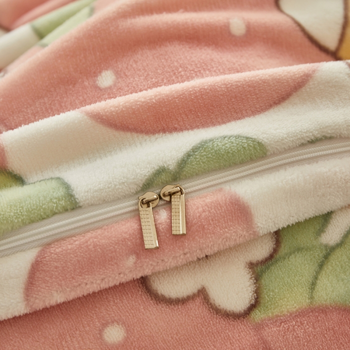 91家纺网 家纺一手货源 找家纺 怡家居 2022秋冬高克重牛奶绒印花四件套 莓园小兔