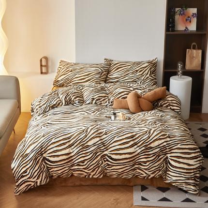 怡家居 2022秋冬高克重牛奶绒印花四件套 夜曲