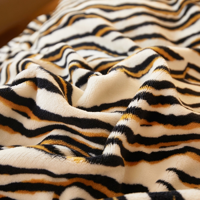 91家纺网 家纺一手货源 找家纺 怡家居 2022秋冬高克重牛奶绒印花四件套 夜曲