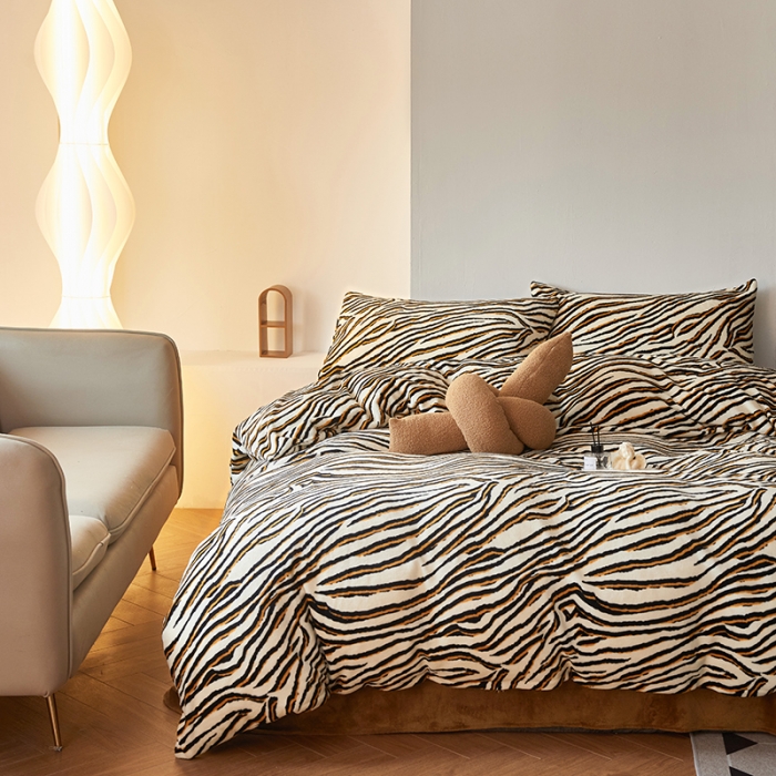 91家纺网 家纺一手货源 找家纺 怡家居 2022秋冬高克重牛奶绒印花四件套 夜曲