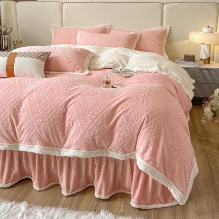 91家纺网 家纺一手货源 找家纺 总铠畅日产万套9斤欧式烂花A类5D雕花牛奶绒床裙四件套法莱绒