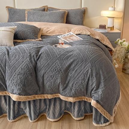 91家纺网 家纺一手货源 找家纺 总铠畅日产万套9斤欧式烂花A类5D雕花牛奶绒床裙四件套法莱绒