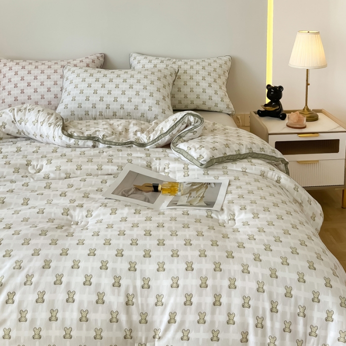 91家纺网 家纺一手货源 找家纺 匠心 2022新款立体暖绒大豆冬被 布朗熊-浅绿