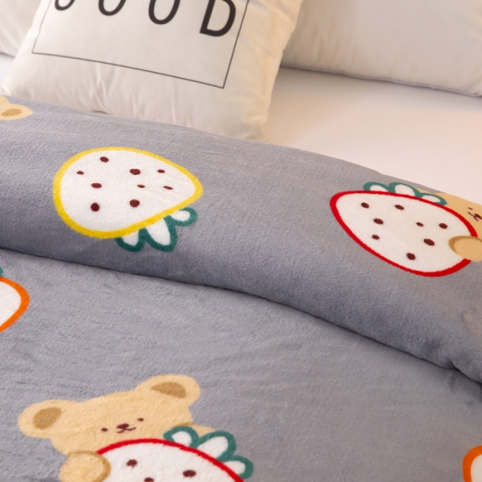 91家纺网 家纺一手货源 找家纺 侨鑫2022新款法兰绒多功能毛毯 水果乐园