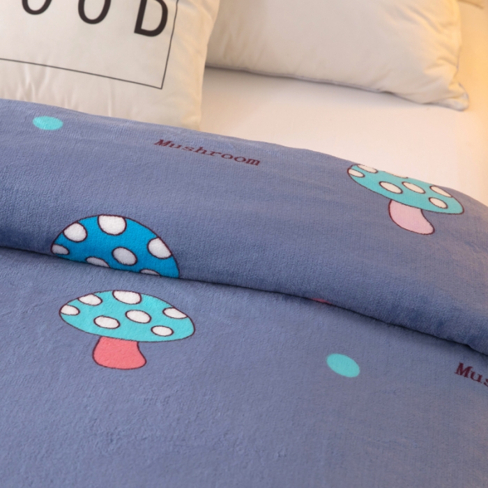 91家纺网 家纺一手货源 找家纺 侨鑫2022新款法兰绒多功能毛毯 蘑菇-蓝